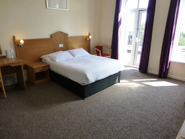 5 Rooms, Family, Twin Beds, Sofa، OYO Esplanade Hotel 4/10
