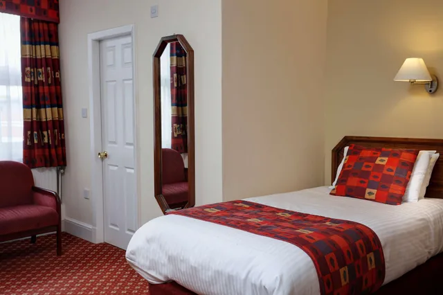 Standard, Single, Belvilla Crewe Arms Hotel 2/7