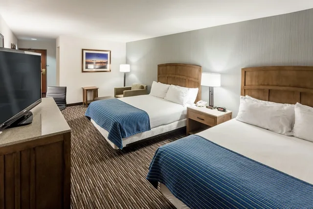 غرفة قياسية بسريرين كوين لذوي الإعاقة، Holiday Inn Express Hotel Suites Carpinteria 1/4