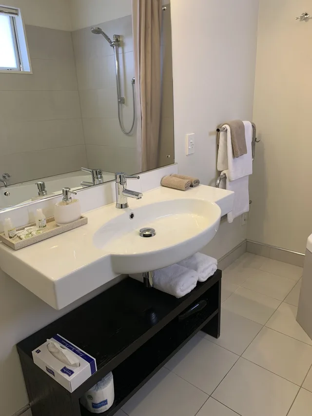 1 Bedroom, Spa, Apartment, King Bed, Corner، SALERNO MOTEL APARTMENTS 2/3