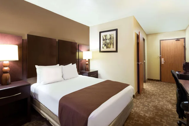 غرفة بسرير كوين، Rodeway Inn & Suites Chandler - Phoenix South I-10 1/1