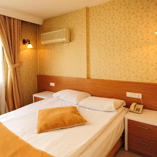 غرفة قياسية بسرير مزدوج أو سريرين منفصلين، Üstün Otel Alsancak 3/10