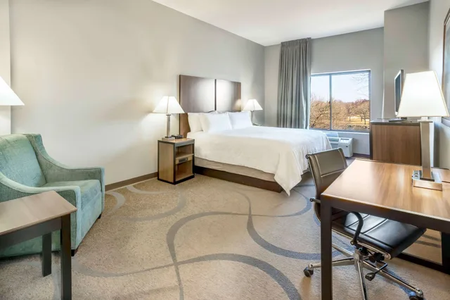 غرفة قياسية بسرير كينج، Riverview Inn & Suites, Ascend Hotel Collection 3/8
