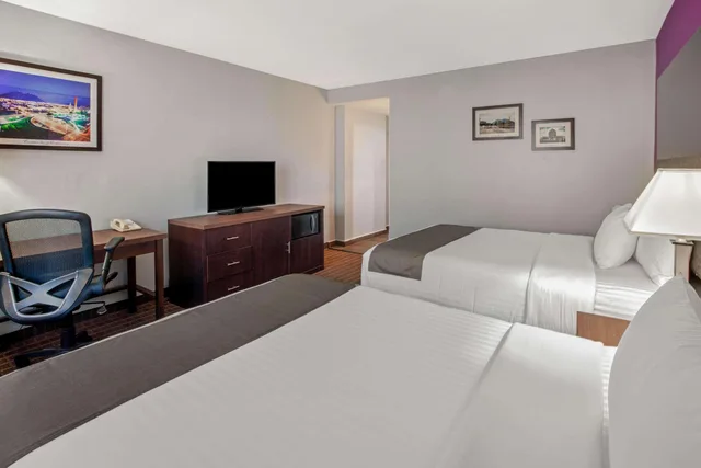 غرفة بسريرين كوين لذوي الإعاقة، CHN Hotel Monterrey Centro, Trademark Collection by Wyndham 1/1