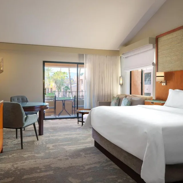 Guest Room, King Bed, Resort View, Sofa، The Westin Rancho Mirage Golf Resort and Spa 2/6