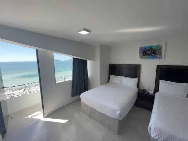 غرفة رباعية بسريرين مزدوجين، HOTEL HACIENDA MAZATLAN 4/10