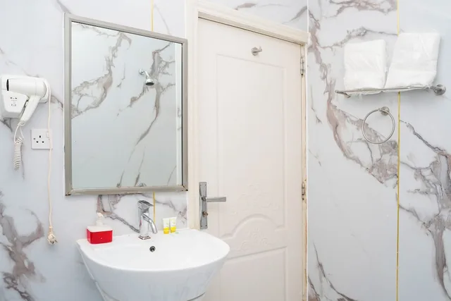 غرفة قياسية بسرير كينج، Oyo 129 Al Bayrahaa Hotel Apartment 3/5