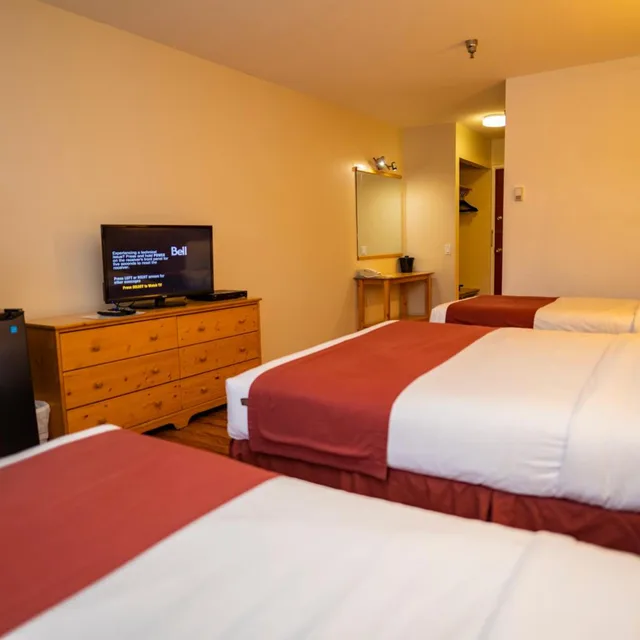 غرفة عائلية بسرير فردي، Canadas Best Value Inn River View Hotel 4/6