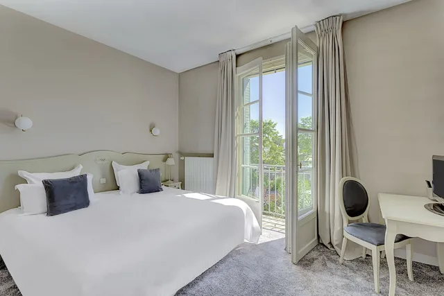 غرفة سوبيريور بسرير كينج بإطلالة على النهر، Hotel Le Maxime, BW Signature Collection 2/4