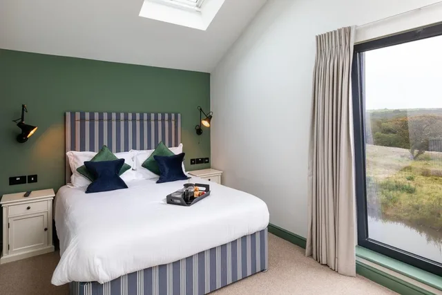 6 Beds, Pet Friendly, Hot Tub, Retallack Resort and Spa 1/1