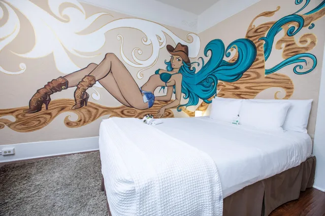 غرفة بسرير كوين، Hotel Des Arts 10/10