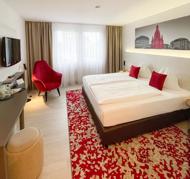 غرفة بسرير كوين، Ramada by Wyndham Dresden 1/5
