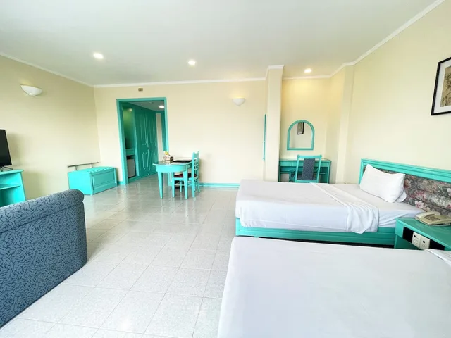Senior, Queen Bed، Bat Dat Hotel 1/7