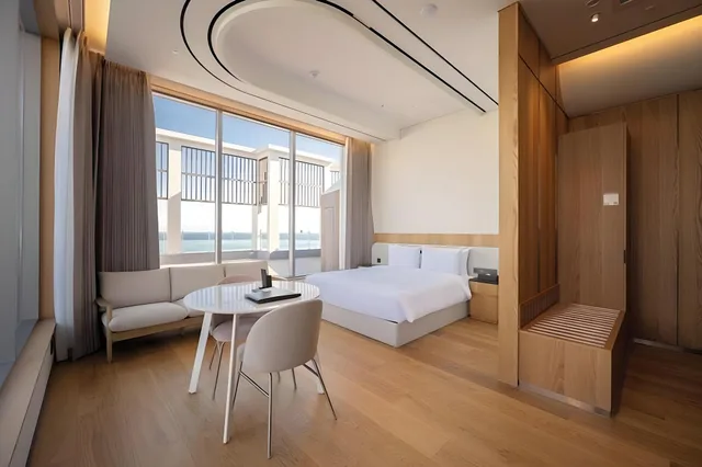 بنتهاوس بإطلالة على البحر بمسبح خاص، Mer de l'aube Hotel 1/2