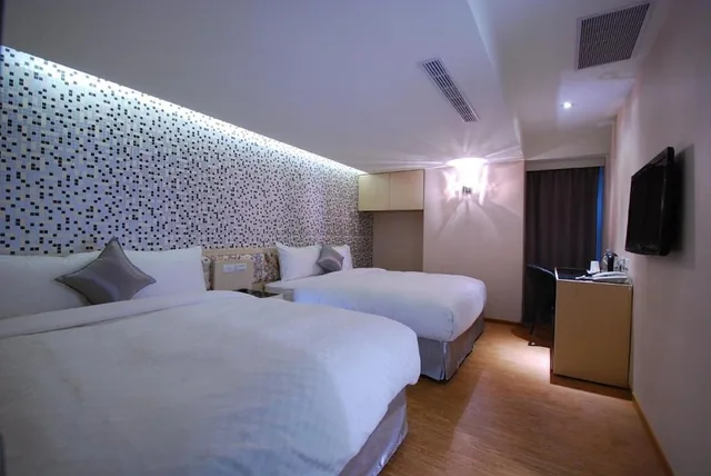 غرفة عائلية رباعية بسريرين مزدوجين، Shin Shin Hotel 2/5
