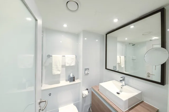 غرفة بريميوم بسرير كينج، Crowne Plaza Plymouth, an IHG Hotel 3/3