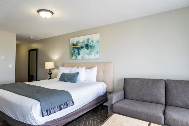 Spa, Suite, King Bed, Ocean Front, Sofa، Inn at the Prom 5/7