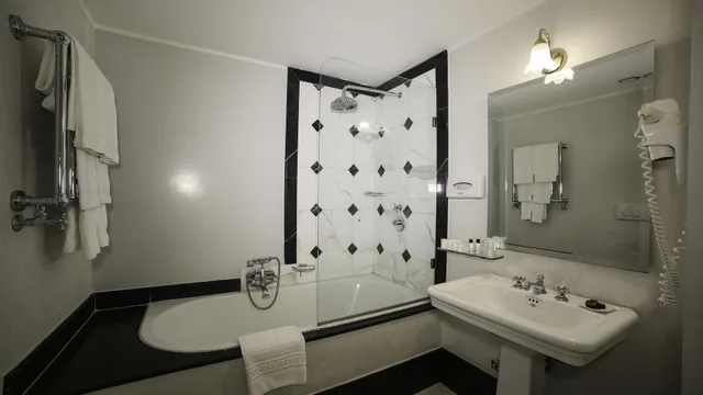 غرفة قياسية بسرير مزدوج بشرفة في الطابق الأرضي، Hotel Villa Fraulo 5/5