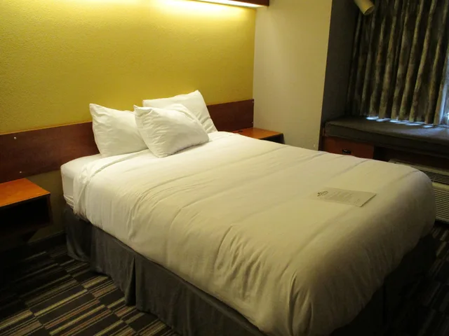 غرفة قياسية بسرير كوين لذوي الإعاقة، Microtel Inn & Suites by Wyndham New Ulm 4/7