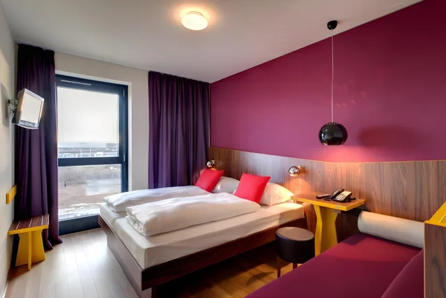 غرفة رباعية، Meininger Hotel Frankfurt Main Airport 1/3