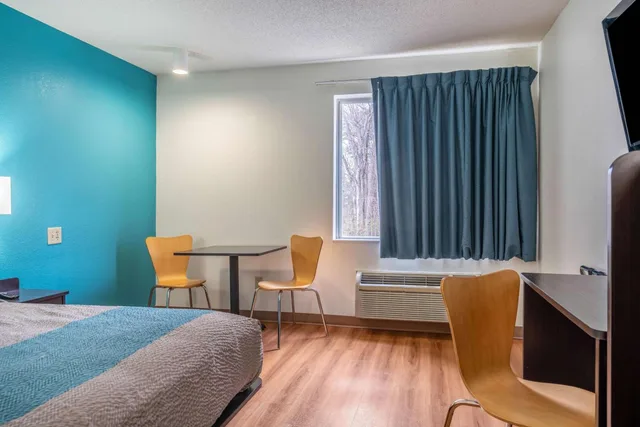 غرفة بسرير كينج، Motel6 Rocky Mount, NC 6/10