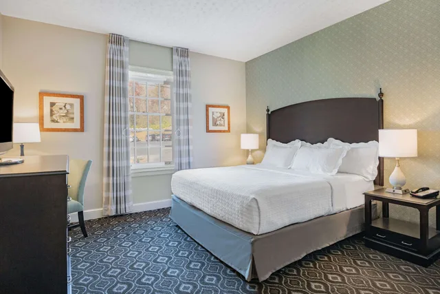 Room, King Bed, Natural Bridge Hotel, Trademark Collection by Wyndham 3/9