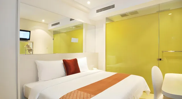 غرفة سوبيريور بسرير كوين، Pyrenees Jogja Hotel 2/2