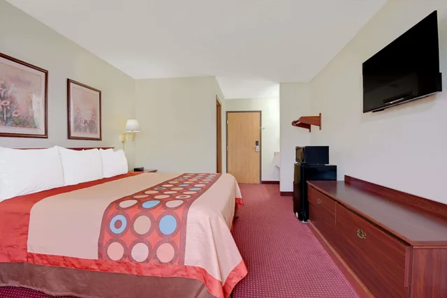 جناح بسرير كينج للمدخنين، Super 8 By Wyndham Riverside/Kansas City 1/7
