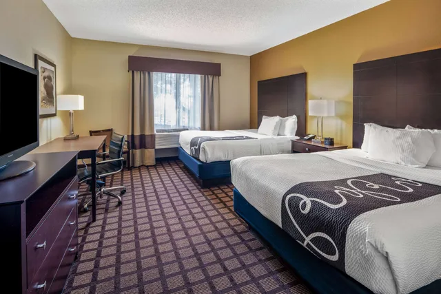 Room, 2 Queen Beds, Lake View, La Quinta Inn & Suites by Wyndham Bonita Springs Naples N. 5/9