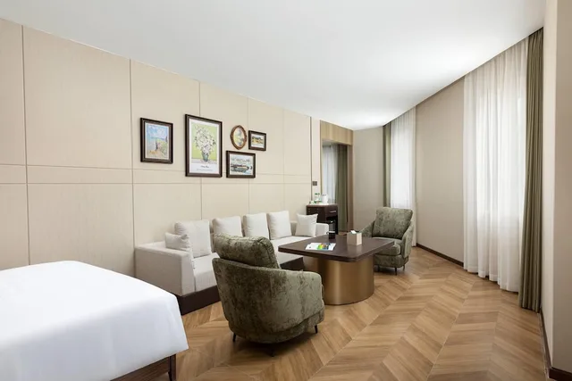 Family Suite, Luxury, King Bed, Jetted Tub, Wyndham Garden Urumchi Tianshan International Airport 1/1