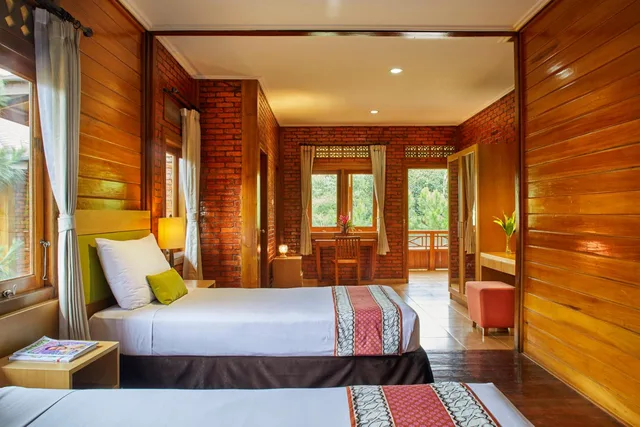 4 Bedrooms, Vip, Villa، Jambuluwuk Convention Hall And Resort Puncak 3/4
