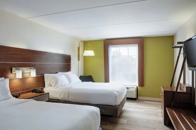 غرفة بسريرين مزدوجين، Holiday Inn Express And Suites Newport News Ex Holiday Inn Hotel And Suites Newport News 1/4