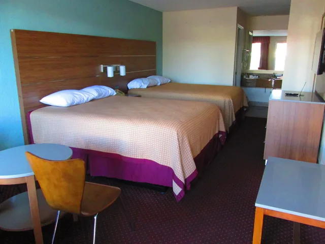 غرفة بسريرين كوين، Regency Inn Fort Walton Beach 7/10