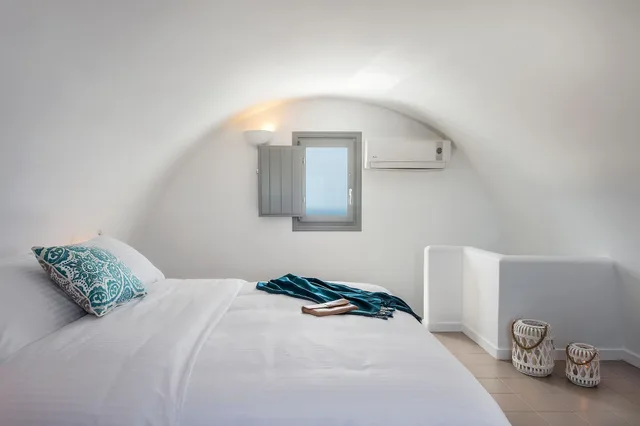 Honeymoon, Suite, Caldera View, Two Story, Bathtub، Villa Irini Fira 3/9