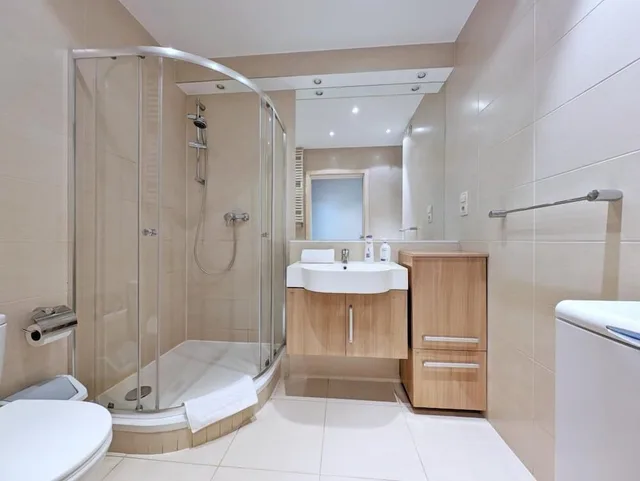 استوديو بسرير كوين بشرفة، Turnau City Aparthotel 5/5