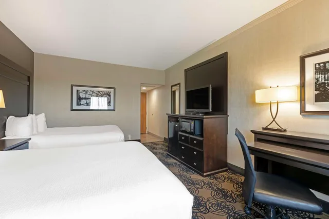 غرفة بسريرين كوين لذوي الإعاقة، Best Western Plus Midwest Inn 1/4