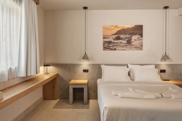 1 Bedroom, Suite, Outdoor Jetted Tub, VOLTA Seaside hotel - Adult-only 3/10