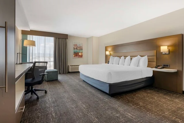 1 king bed, non-smoking, flat screen television, microwave and refrigerator، Best Western Plus Sparks-Reno Hotel 1/4