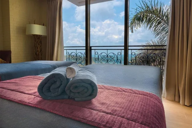 شرفة، MCollection - Scenic Tagaytay Getaway with Taal Views 3/6