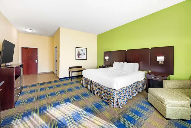 غرفة بسرير كينج لذوي الإعاقة، Best Western Plus Pratt 1/4