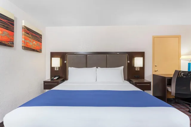 غرفة مفردة، Days Inn by Wyndham Woodbury Long Island 1/6
