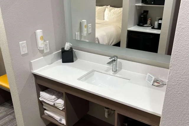 غرفة بسرير كينج، Comfort Inn and Suites Lubbock TX 2/2