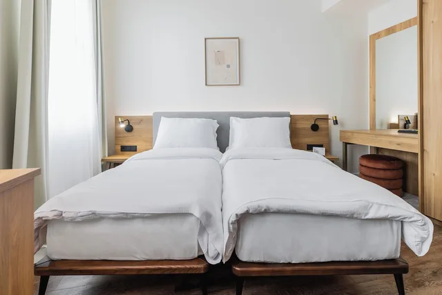 غرفة بسريرين منفصلين، FortyPlusOne Hotel 1/10