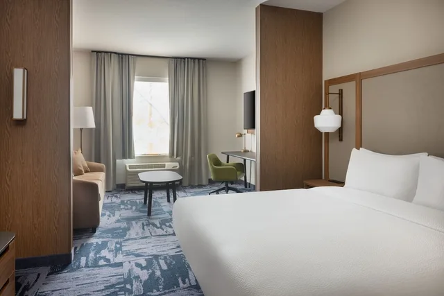 جناح بسرير كينج مع أريكة لذوي الإعاقة، Fairfield Inn & Suites by Marriott Montrose 2/4
