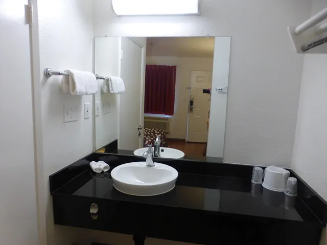 غرفة بسرير كوين، Econo Lodge Vallejo, CA 4/4