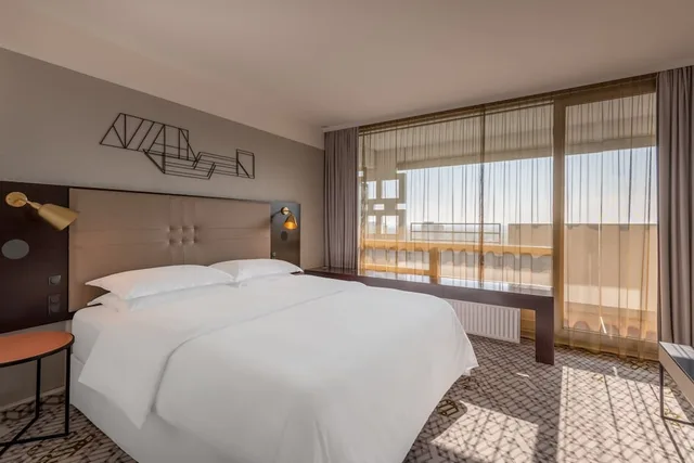 جناح ديلوكس بغرفتي نوم، Four Points by Sheraton Munich Arabellapark 3/10