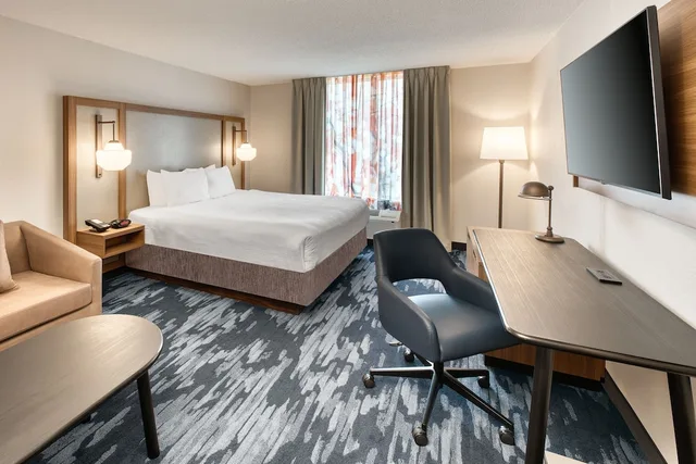 غرفة بسرير كينج مع أريكة، Fairfield Inn And Suites By Marriott Toronto Brampton 4/5