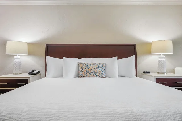 Room, King Bed, Resort View، Mission Inn Resort And Club 2/5