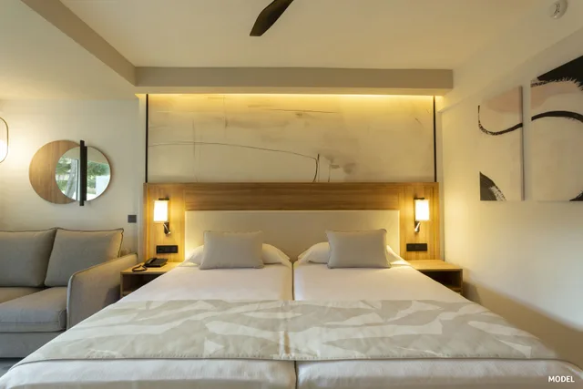 غرفة بسرير مزدوج بإطلالة على البحر، Riu Palace Nautilus - Adults Only 1/7
