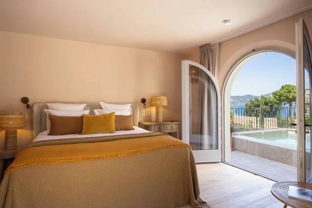 2 Bedrooms, Suite, King and Queen Bed, Sea View, Sofa, with Pool، La Bastide D Antoine 2/7